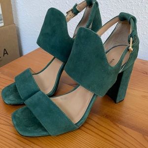 New BR block heel 3.5” green suede heels, “blues”